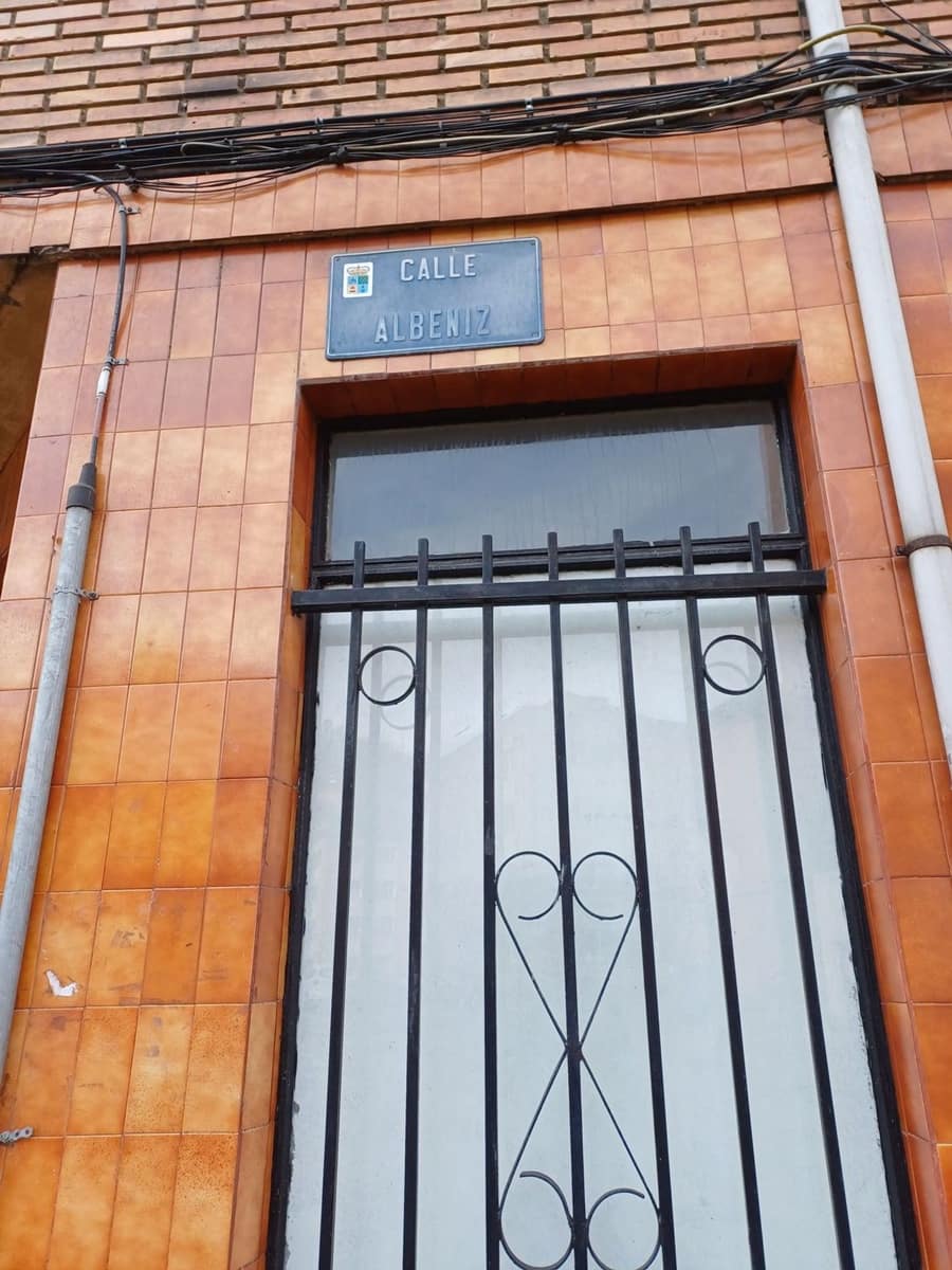 Business for sale in San Martin del Rey Aurelio - € 39,000 (Ref: 8751784)