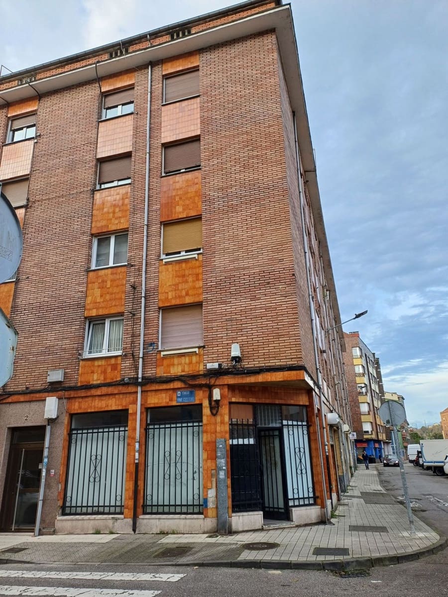 Business for sale in San Martin del Rey Aurelio - € 39,000 (Ref: 8751784)