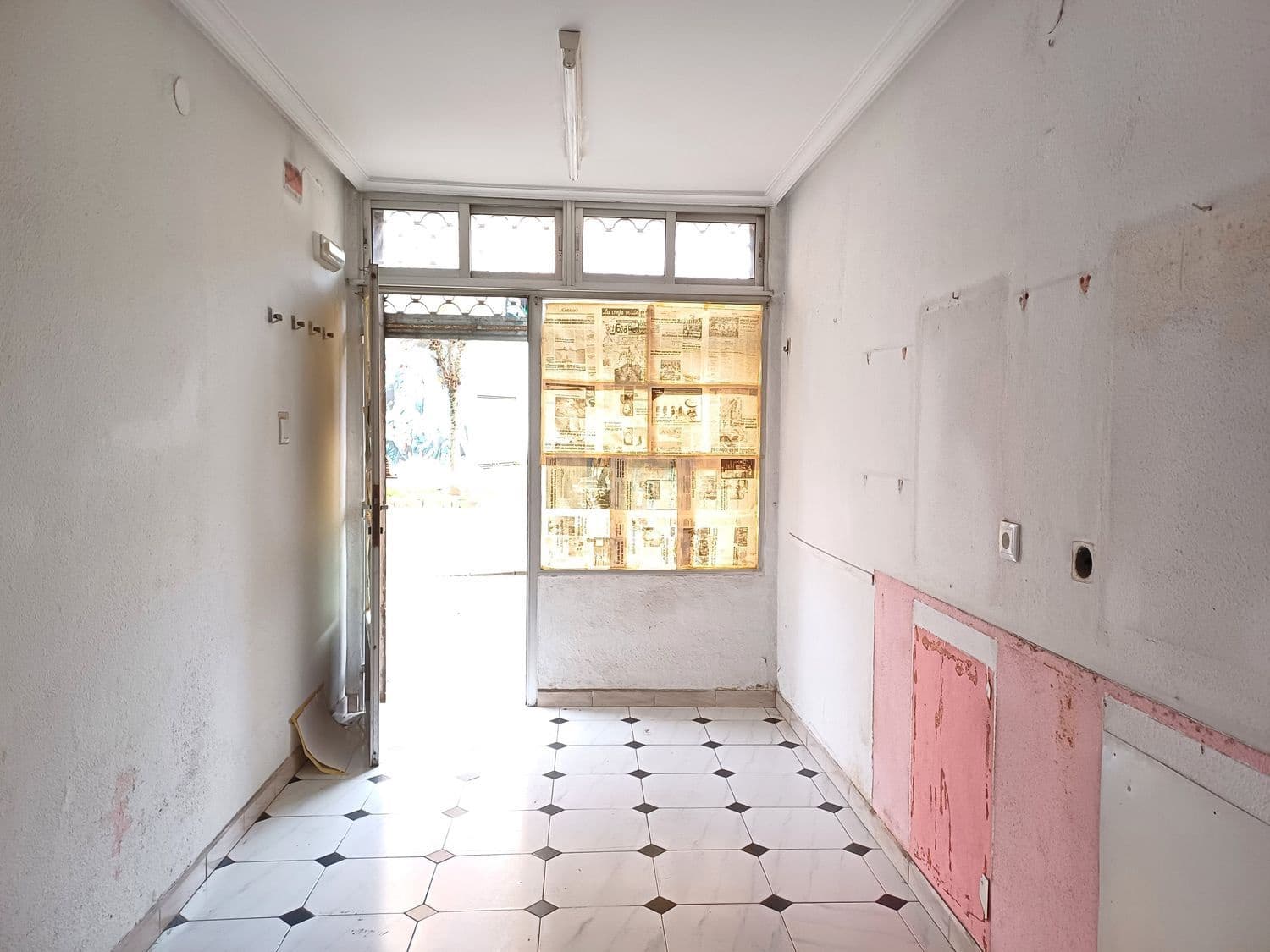 Business for sale in San Martin del Rey Aurelio - € 39,000 (Ref: 8751784)