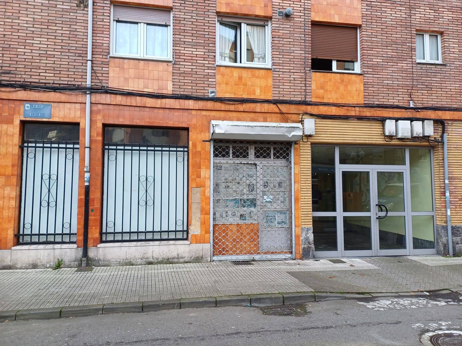 Business for sale in San Martin del Rey Aurelio - € 39,000 (Ref: 8751784)