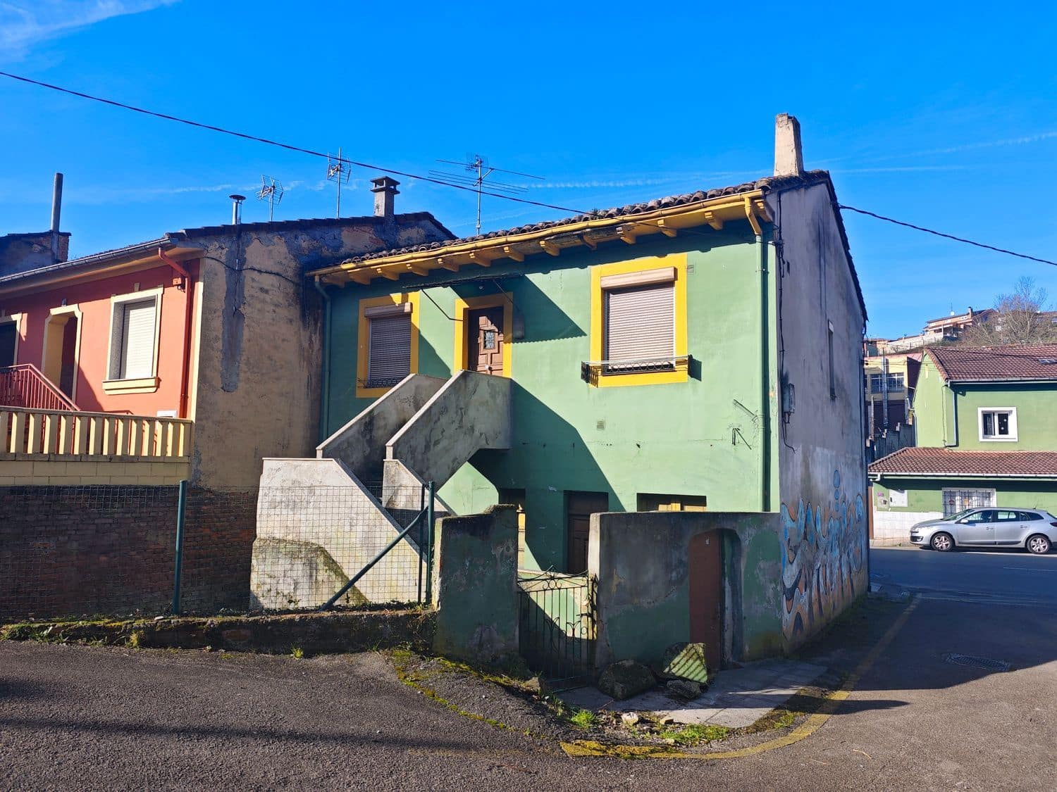 4 soveværelse Byhus til salg i Langreo - € 60.000 (Ref: 8759582)