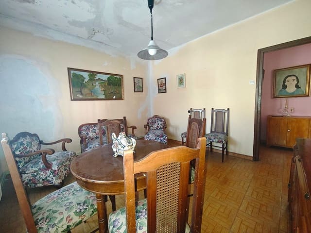 4 bedroom Townhouse for sale in Langreo - € 60,000 (Ref: 8759582)