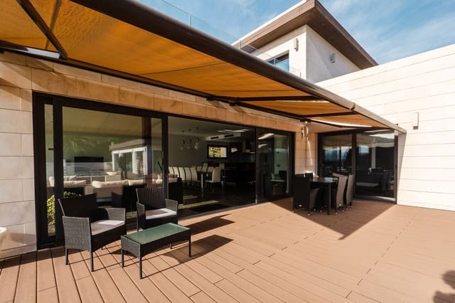 3 slaapkamer Villa te koop in Gijón met garage - € 980.000 (Ref: 8772964)