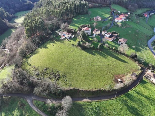 Mark till salu i Cudillero - 55 000 € (Ref: 8792178)