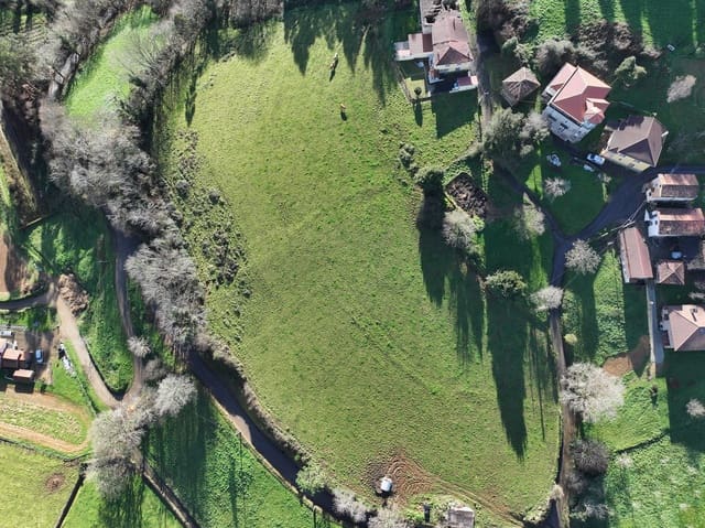 Mark till salu i Cudillero - 55 000 € (Ref: 8792178)