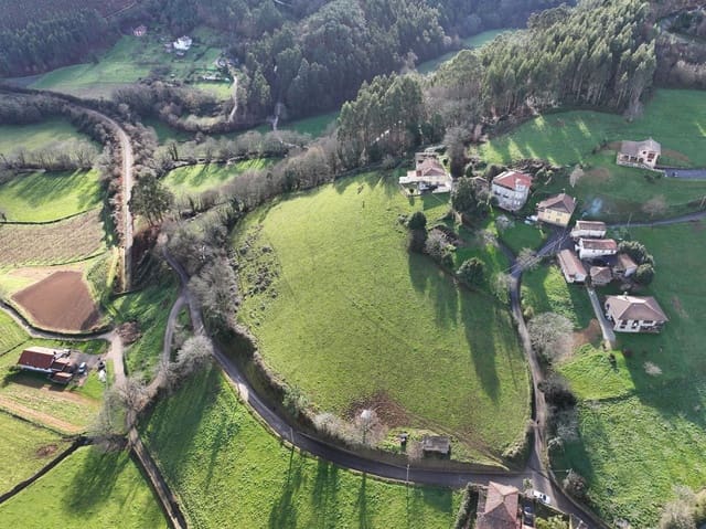 Mark till salu i Cudillero - 55 000 € (Ref: 8792178)