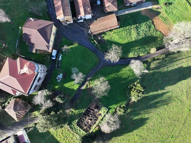 Mark till salu i Cudillero - 55 000 € (Ref: 8792178)