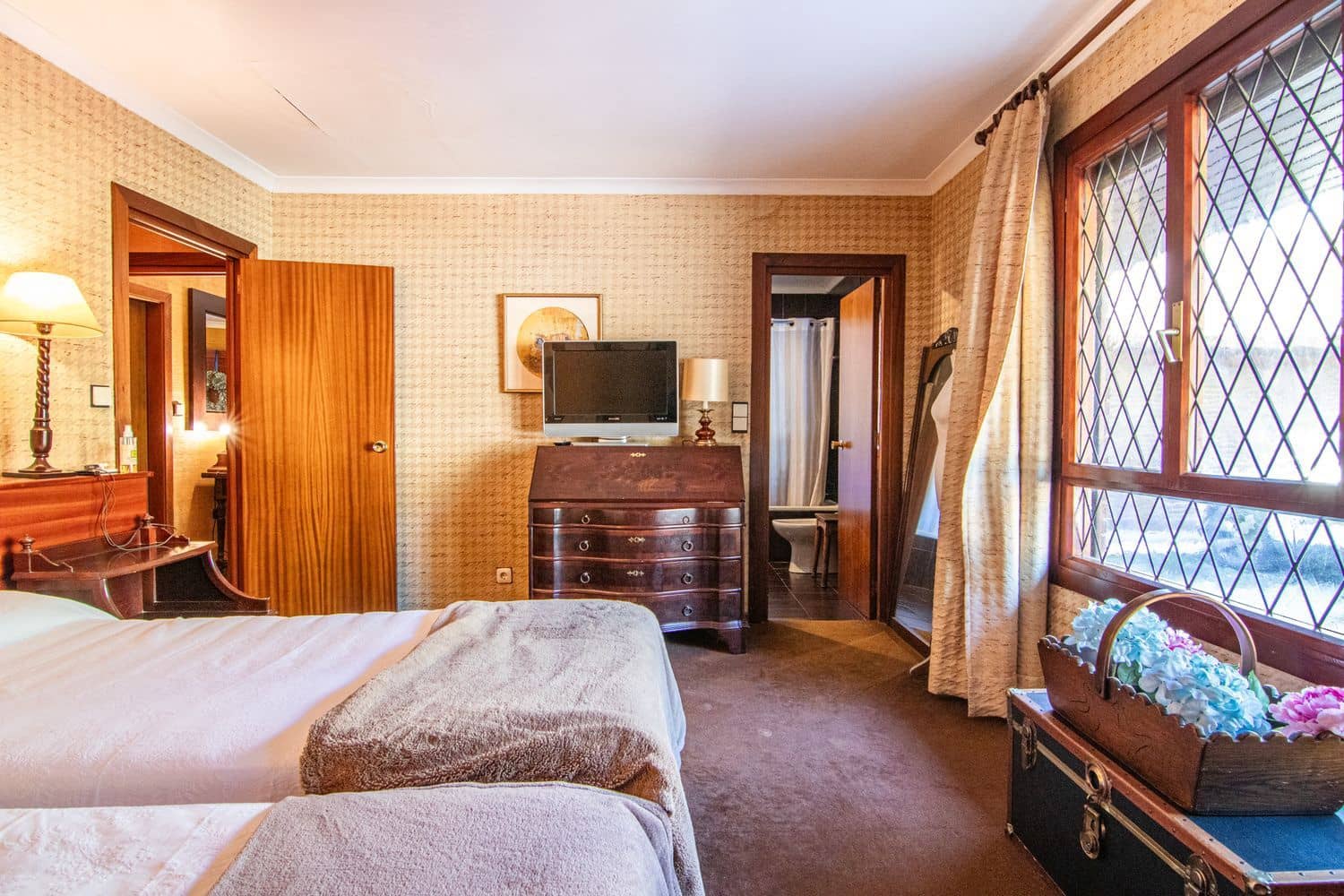 5 soveværelse Villa til salg i Gozon med garage - € 2.000.000 (Ref: 8792193)