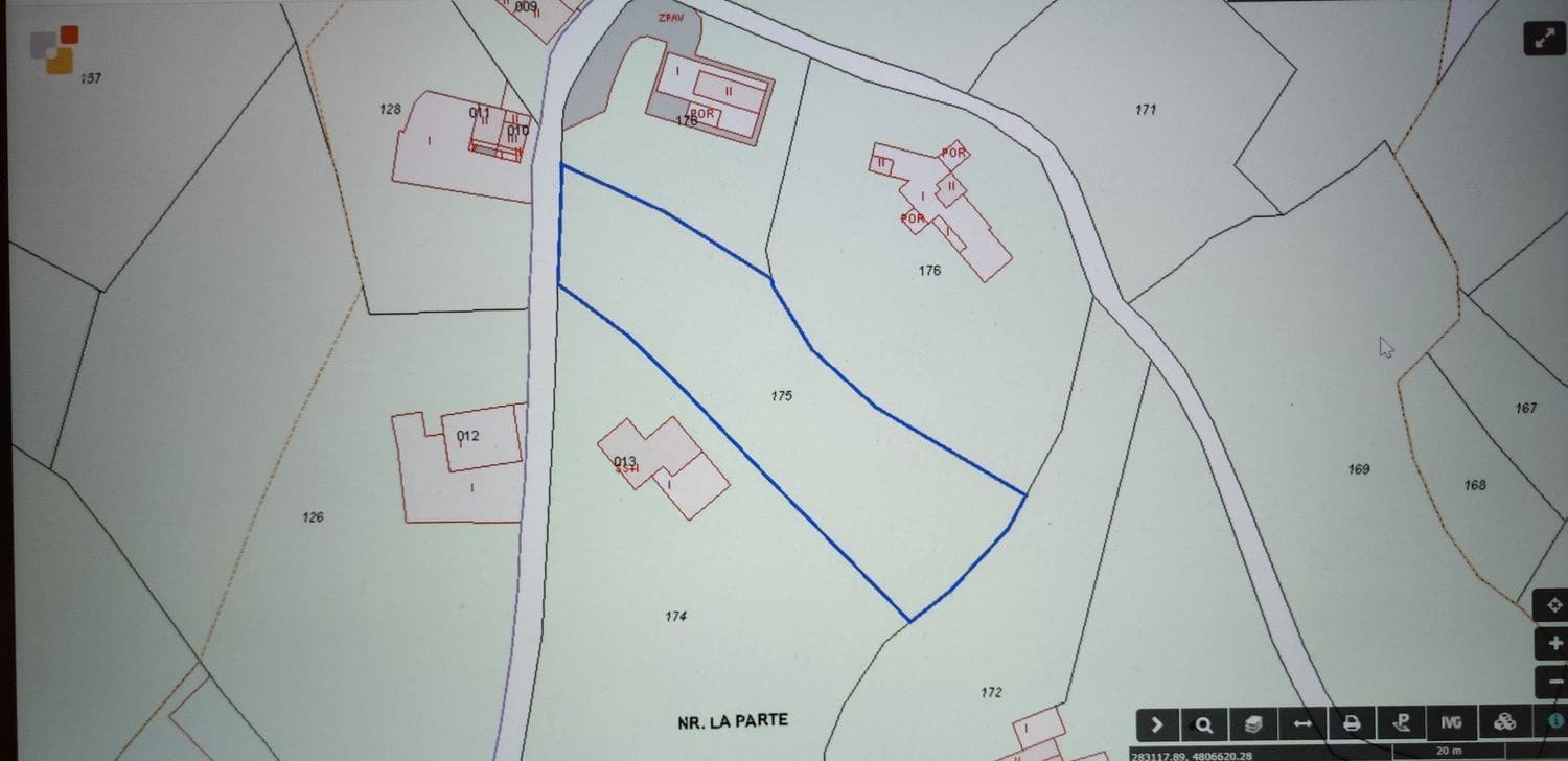 Mark till salu i Siero - 64 900 € (Ref: 8809094)