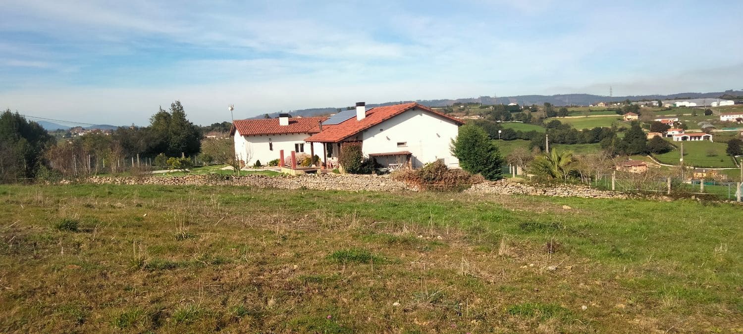Grunde uden byggetilladelser til salg i Gijon - € 125.000 (Ref: 8826916)