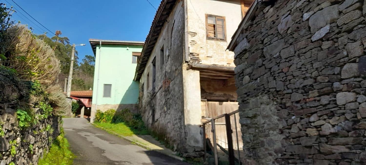 4 sypialnia Finka/Dom wiejski na sprzedaż w Luarca z garażem - 49 900 € (Ref: 8842914)