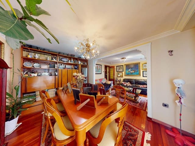 6 soveværelse Lejlighed til salg i Centro Urbano, Gijón med garage - € 319.900 (Ref: 8854452)