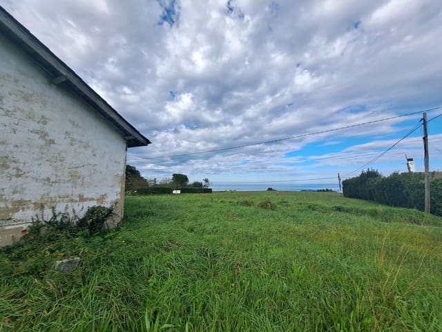 Mark till salu i Cudillero - 171 000 € (Ref: 8862135)