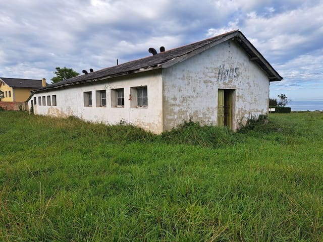 Mark till salu i Cudillero - 171 000 € (Ref: 8862135)