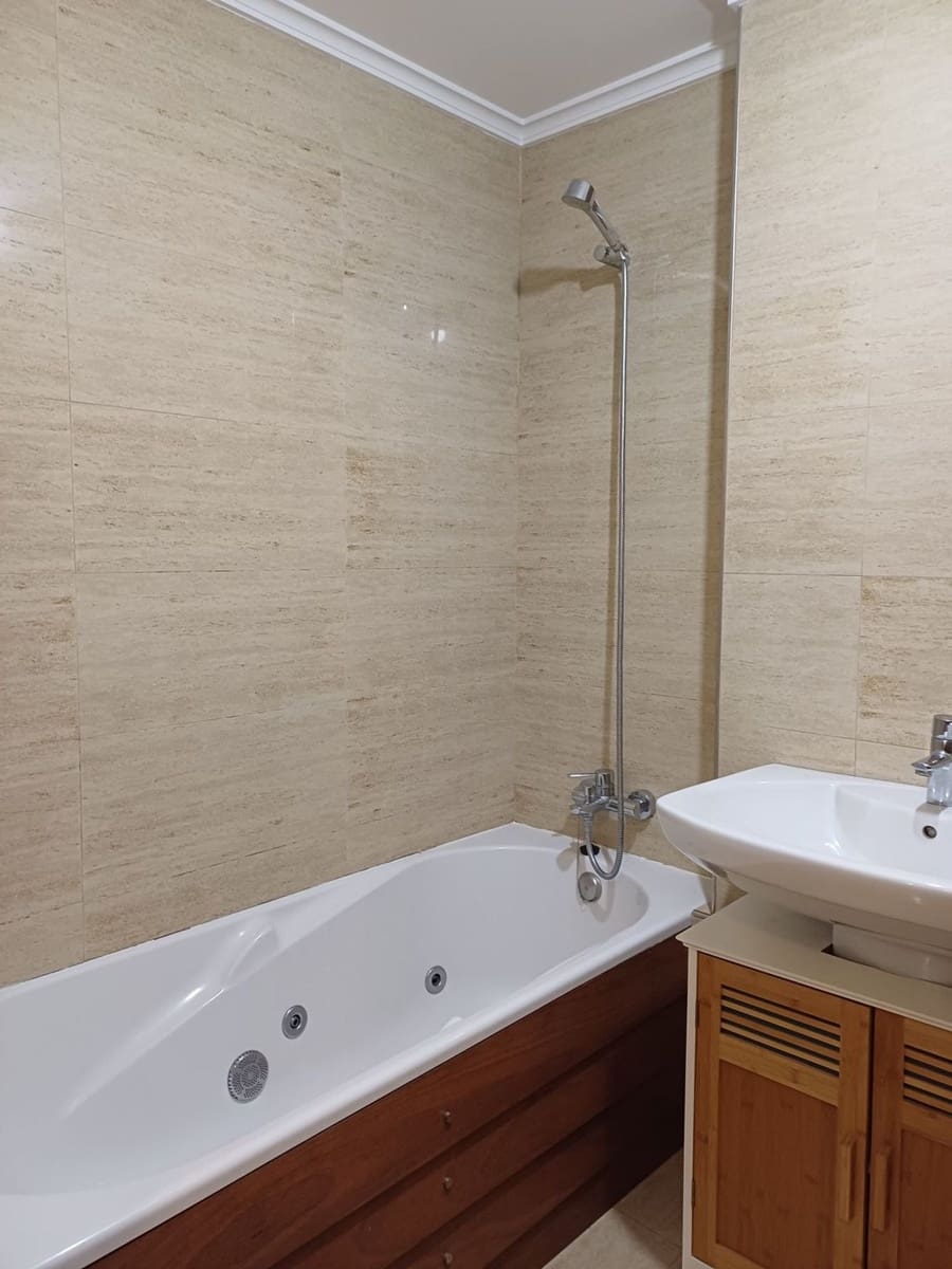 2 soveværelse Lejlighed til salg i Gijon med garage - € 360.000 (Ref: 8862136)