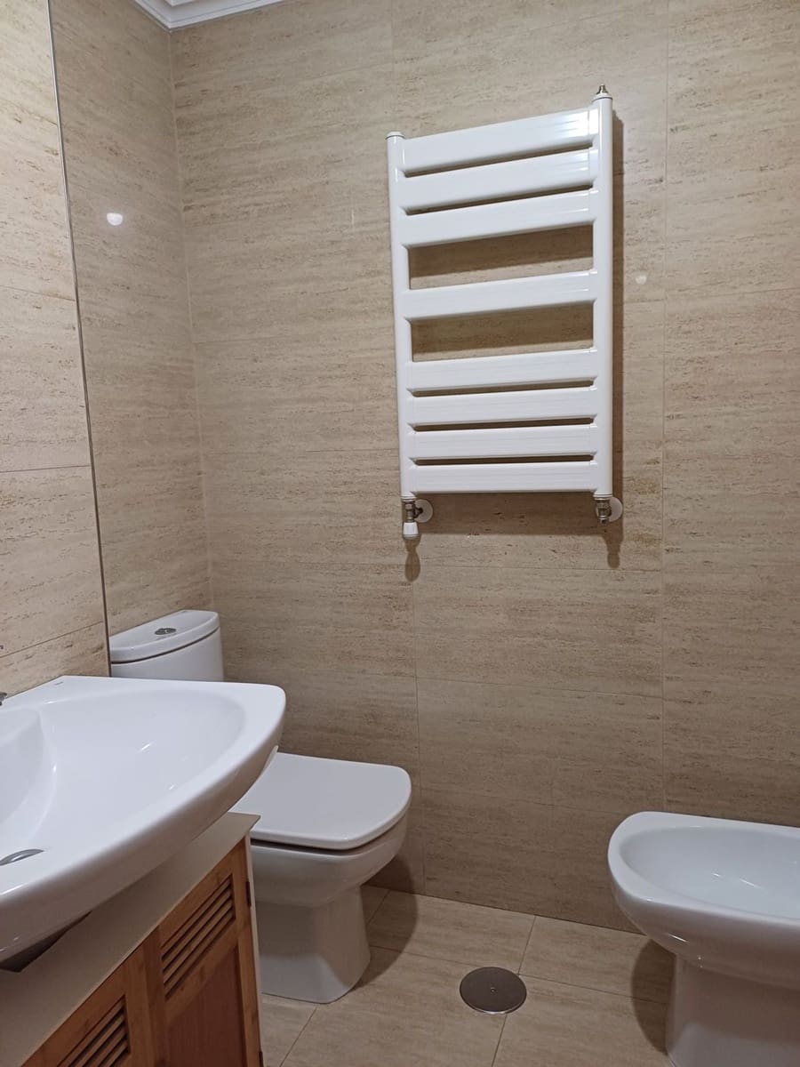 2 soveværelse Lejlighed til salg i Gijon med garage - € 360.000 (Ref: 8862136)