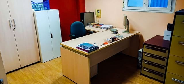 Erhverv til salg i Centro Urbano, Oviedo - € 85.000 (Ref: 8862139)