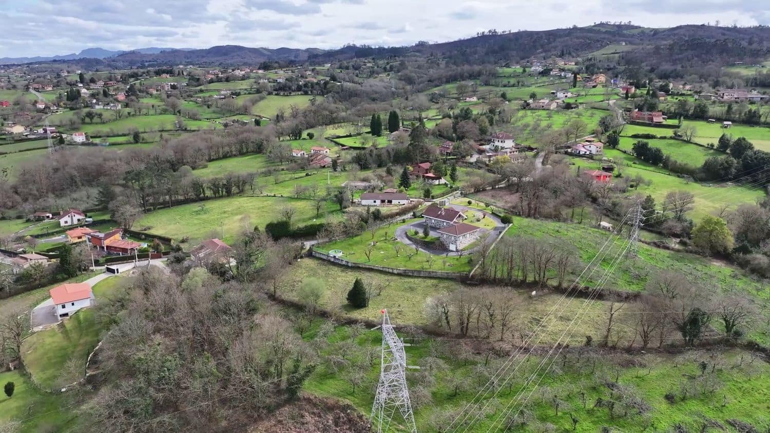 Grunde uden byggetilladelser til salg i Siero - € 88.000 (Ref: 8881290)