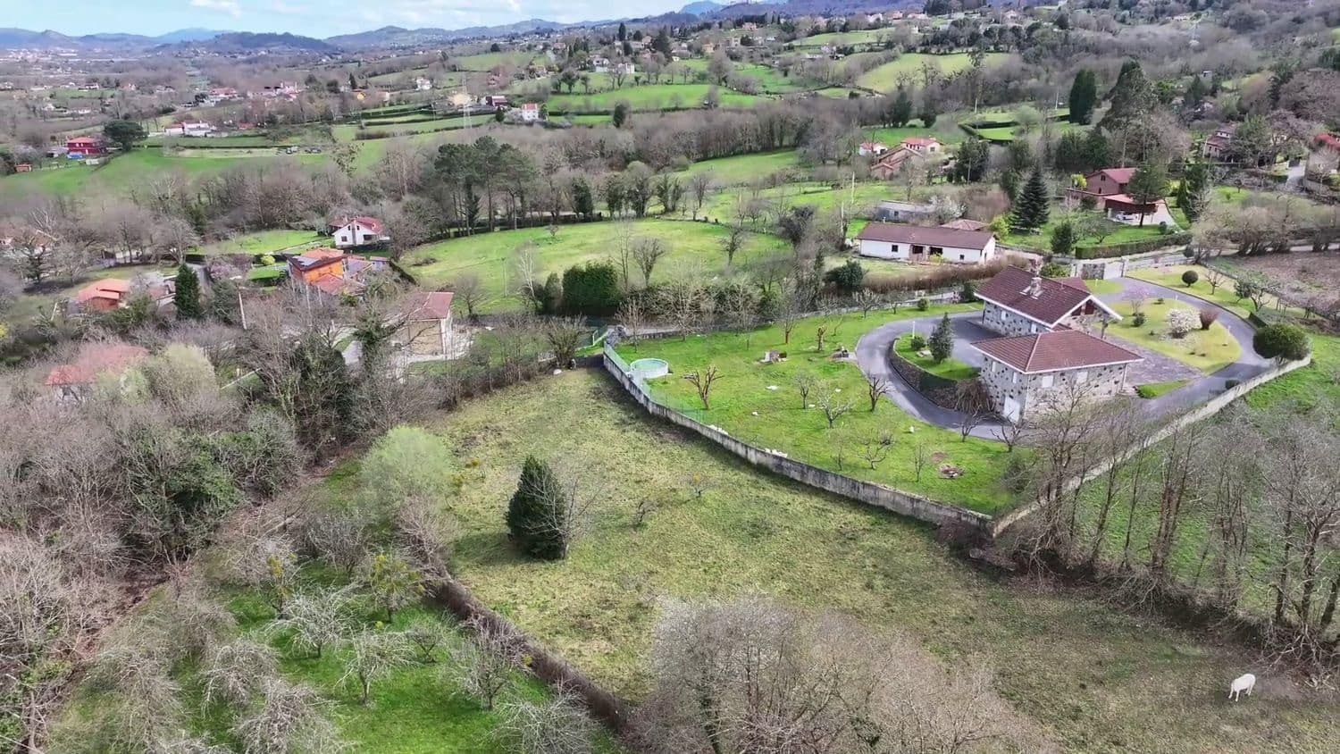 Grunde uden byggetilladelser til salg i Siero - € 88.000 (Ref: 8881290)