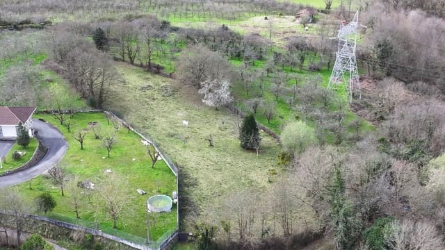 Mark till salu i Siero - 88 000 € (Ref: 8881290)