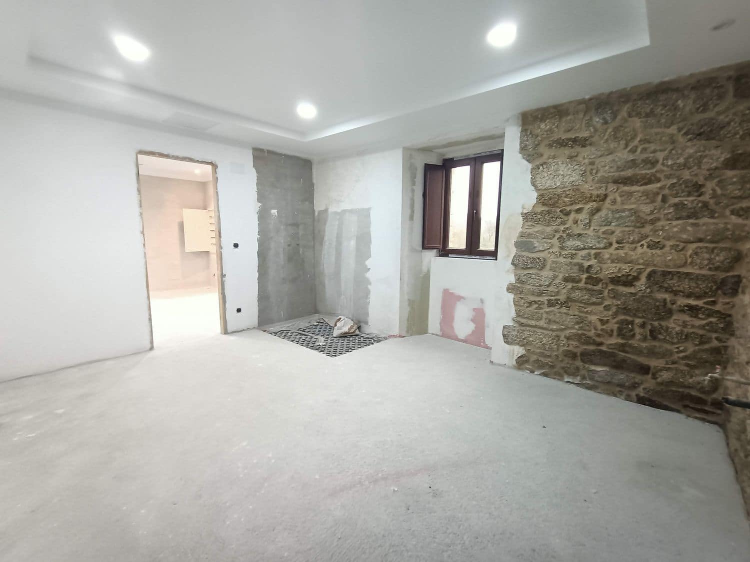 6 soveværelse Finca/Landehus til salg i Lugo by med swimmingpool garage - € 449.000 (Ref: 8881293)