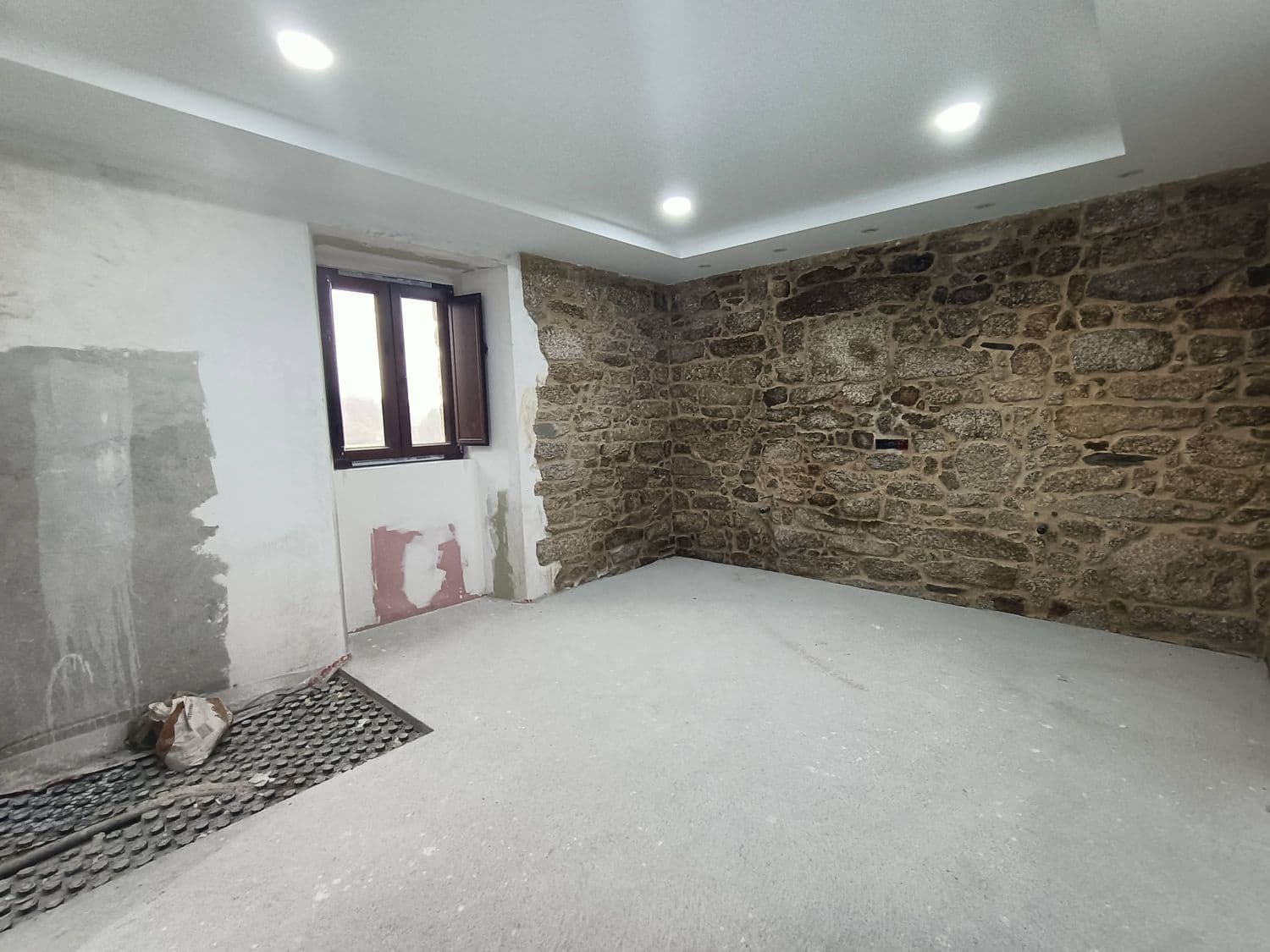 6 soveværelse Finca/Landehus til salg i Lugo by med swimmingpool garage - € 449.000 (Ref: 8881293)