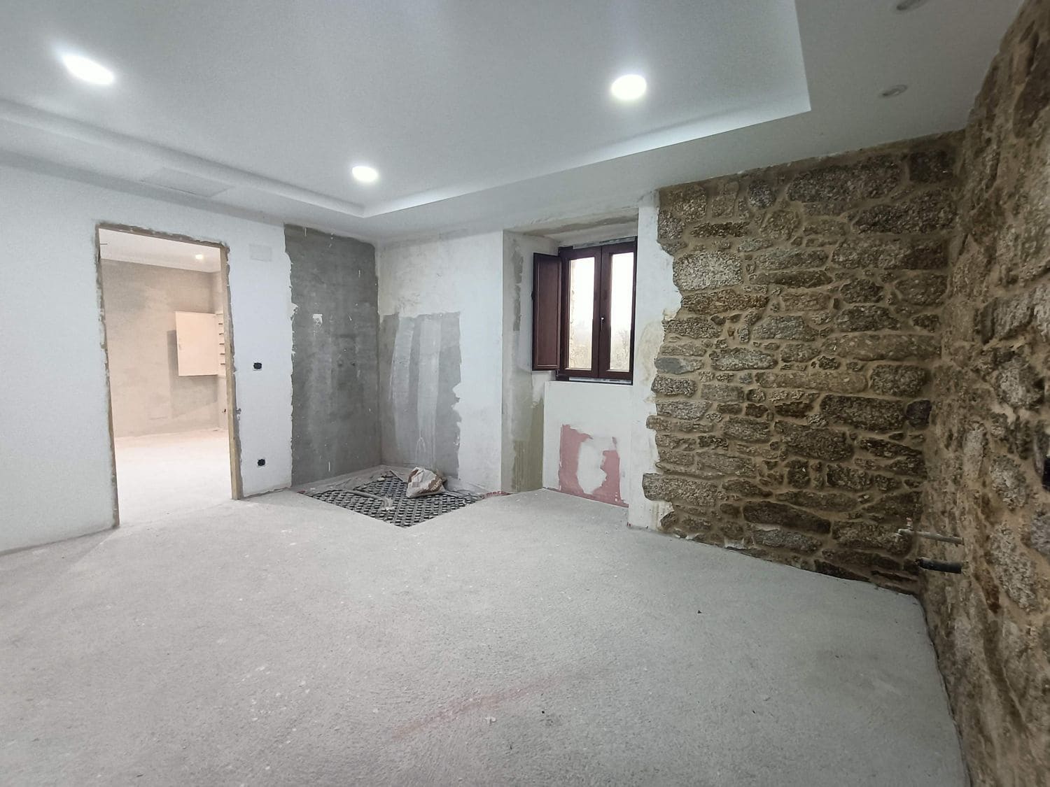 6 soveværelse Finca/Landehus til salg i Lugo by med swimmingpool garage - € 449.000 (Ref: 8881293)