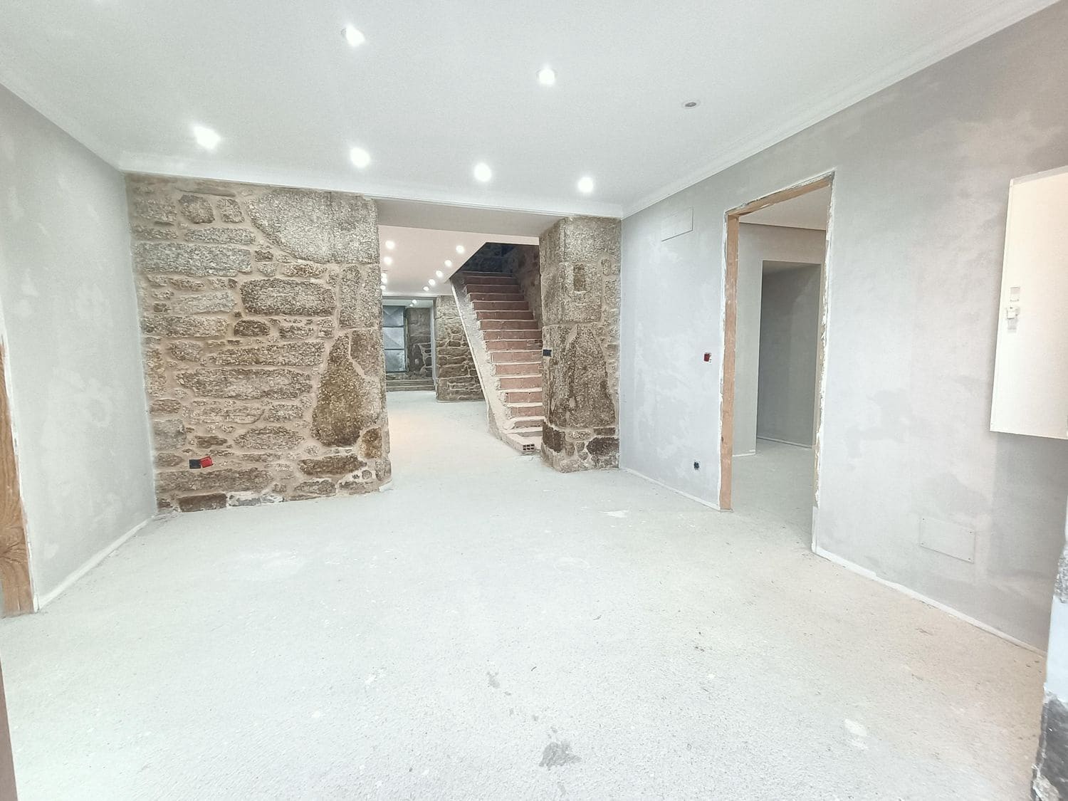 6 soveværelse Finca/Landehus til salg i Lugo by med swimmingpool garage - € 449.000 (Ref: 8881293)