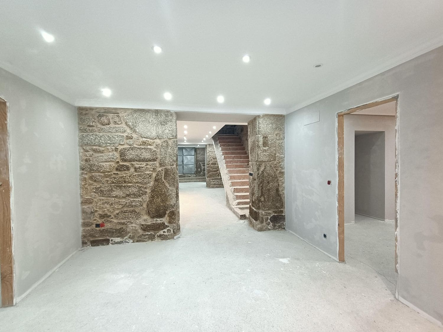 6 soveværelse Finca/Landehus til salg i Lugo by med swimmingpool garage - € 449.000 (Ref: 8881293)