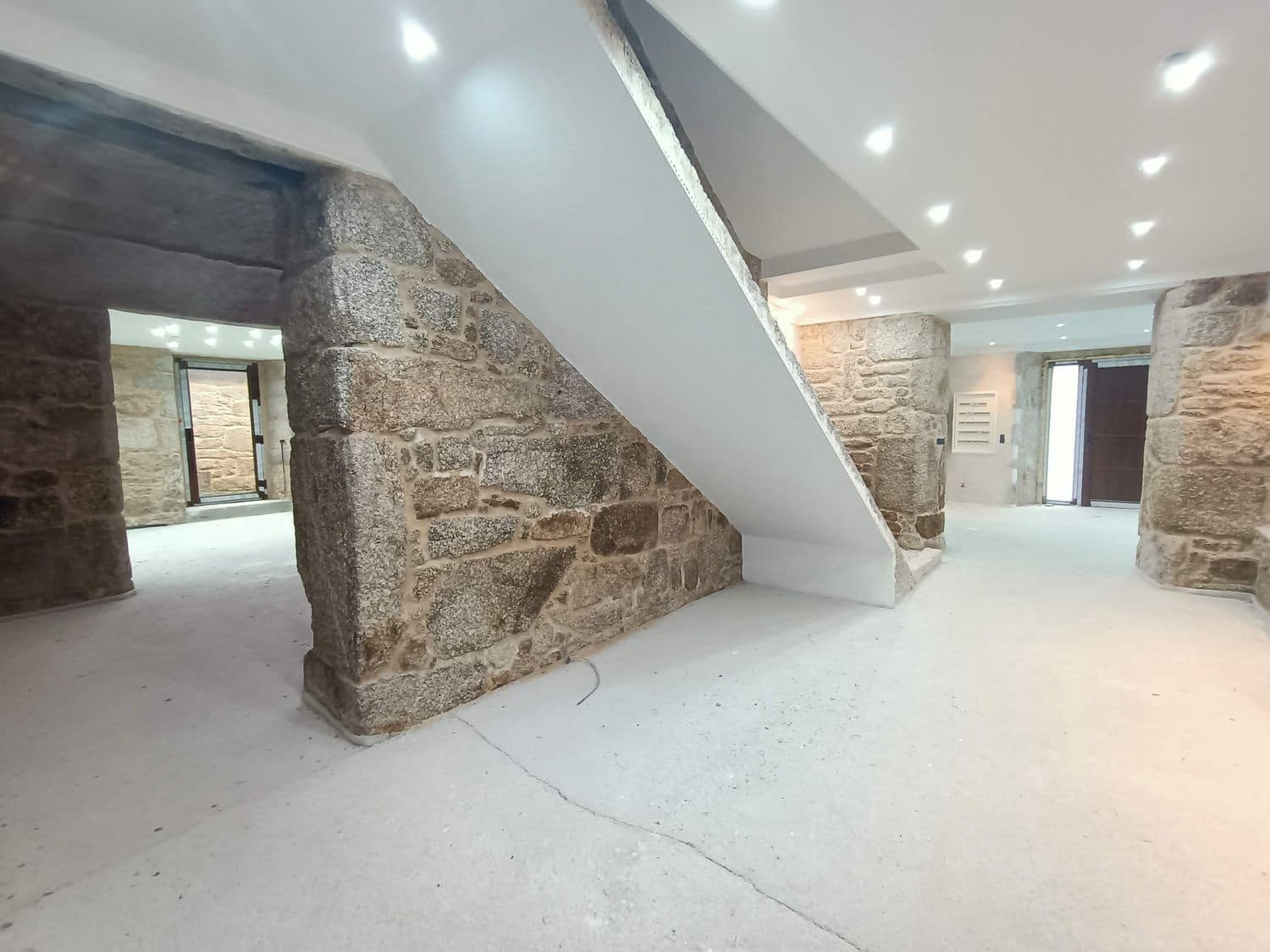 6 soveværelse Finca/Landehus til salg i Lugo by med swimmingpool garage - € 449.000 (Ref: 8881293)