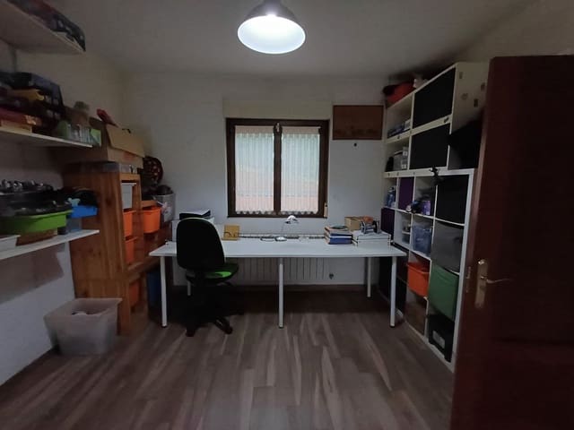 6 soverom Villa til salgs i Siero med garasje - € 325 000 (Ref: 8883919)