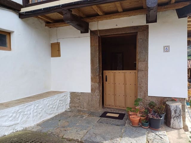 4 quarto Casa em Banda para venda em Illas com garagem - 184 000 € (Ref: 8892037)