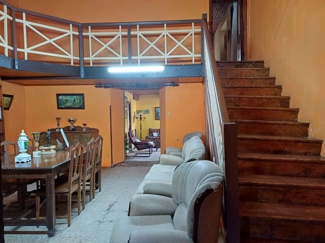 4 quarto Casa em Banda para venda em Illas com garagem - 184 000 € (Ref: 8892037)