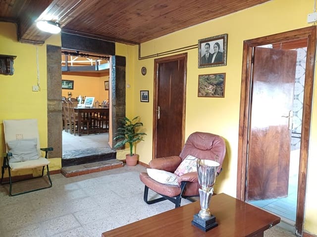 4 quarto Casa em Banda para venda em Illas com garagem - 184 000 € (Ref: 8892037)