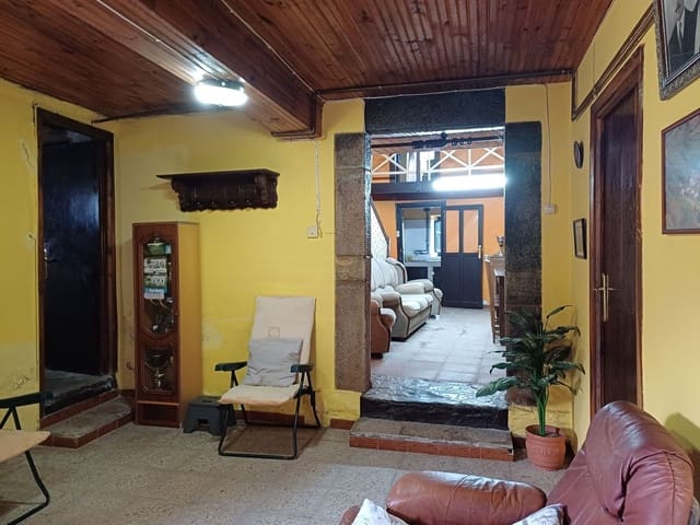 4 quarto Casa em Banda para venda em Illas com garagem - 184 000 € (Ref: 8892037)