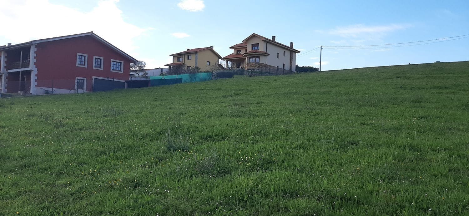 Grunde uden byggetilladelser til salg i Castrillon - € 105.000 (Ref: 8905007)