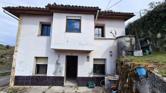 6 bedroom Townhouse for sale in Siero with garage - € 46,990 (Ref: 8905008)