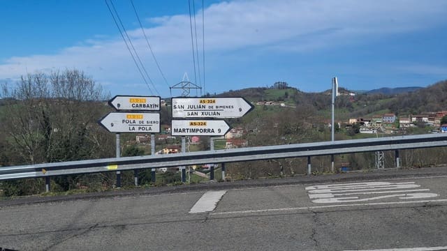 6 bedroom Townhouse for sale in Siero with garage - € 46,990 (Ref: 8905008)