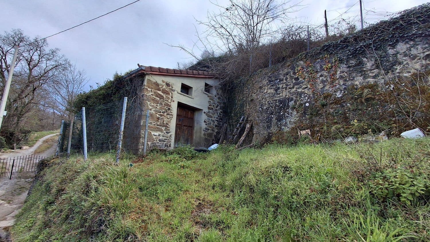 6 soveværelse Byhus til salg i Siero med garage - € 46.990 (Ref: 8905008)