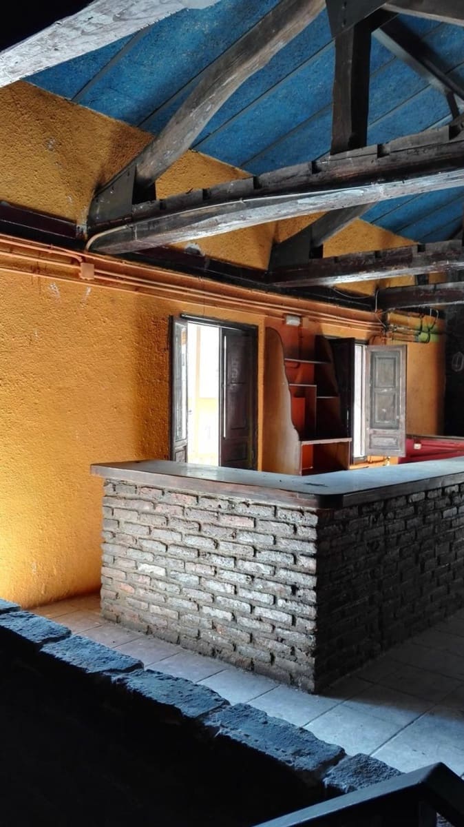 Byhus til salg i Mieres med garage - € 150.000 (Ref: 8910874)