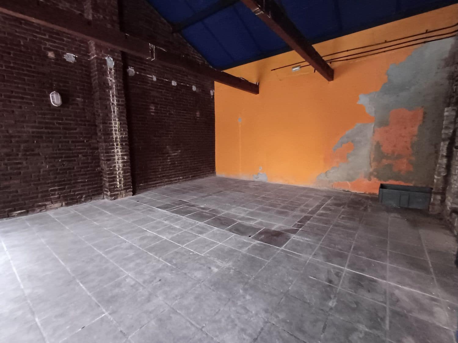 Byhus til salg i Mieres med garage - € 150.000 (Ref: 8910874)