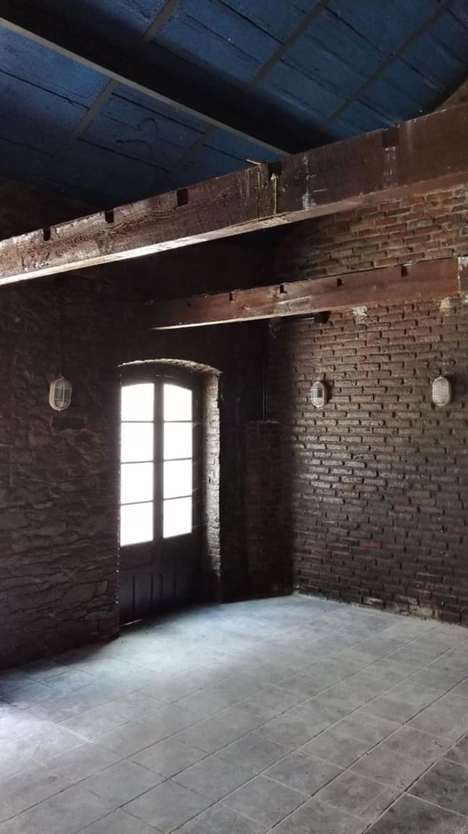 Byhus til salg i Mieres med garage - € 150.000 (Ref: 8910874)