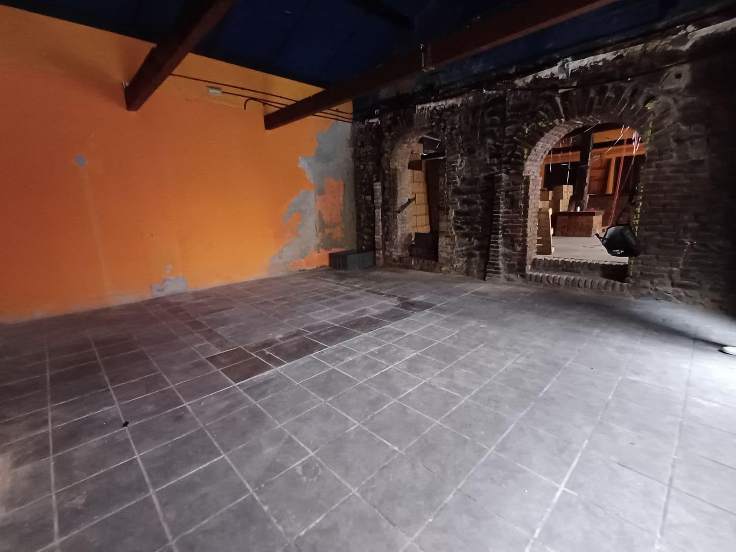 Byhus til salg i Mieres med garage - € 150.000 (Ref: 8910874)