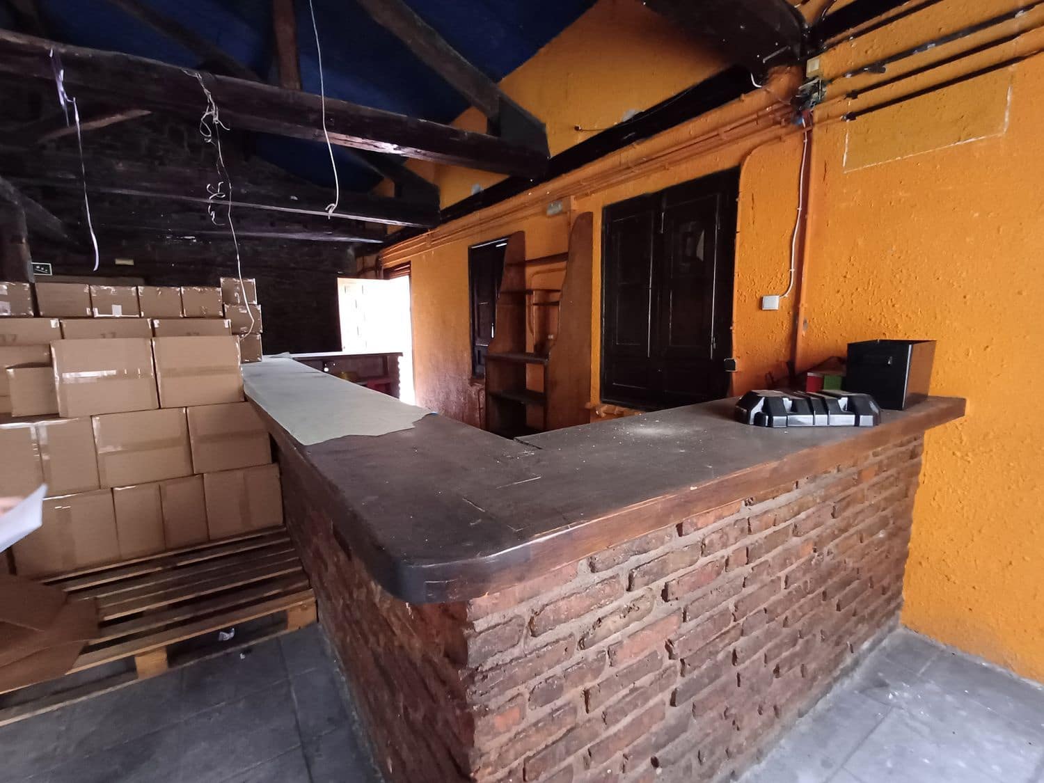 Byhus til salg i Mieres med garage - € 150.000 (Ref: 8910874)