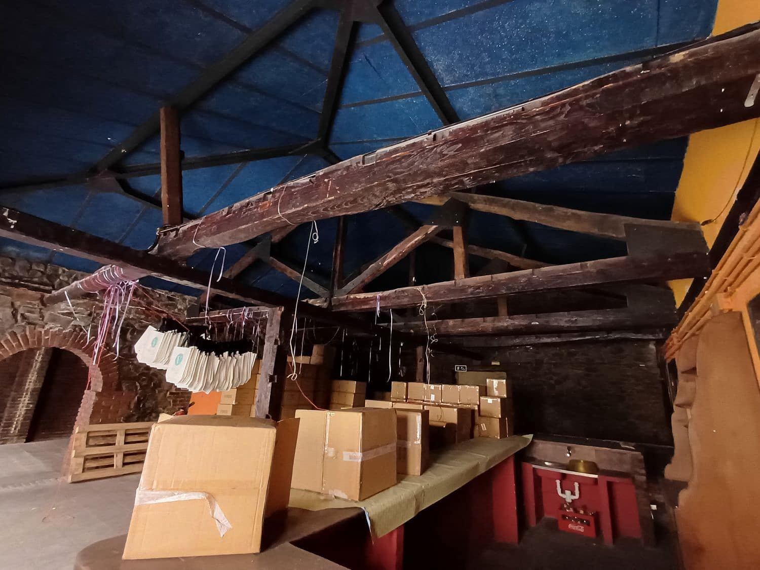 Byhus til salg i Mieres med garage - € 150.000 (Ref: 8910874)