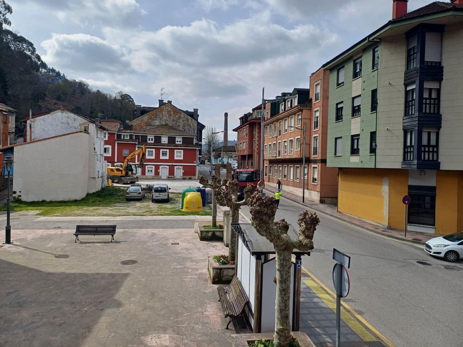 Byhus til salg i Mieres med garage - € 150.000 (Ref: 8910874)