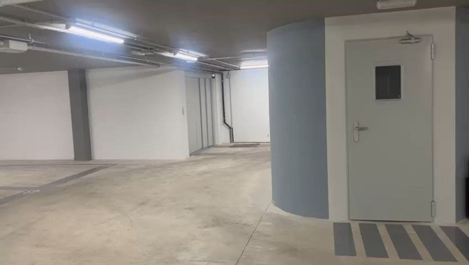 Garage til salg i Murcia by - € 70.000 (Ref: 8910875)