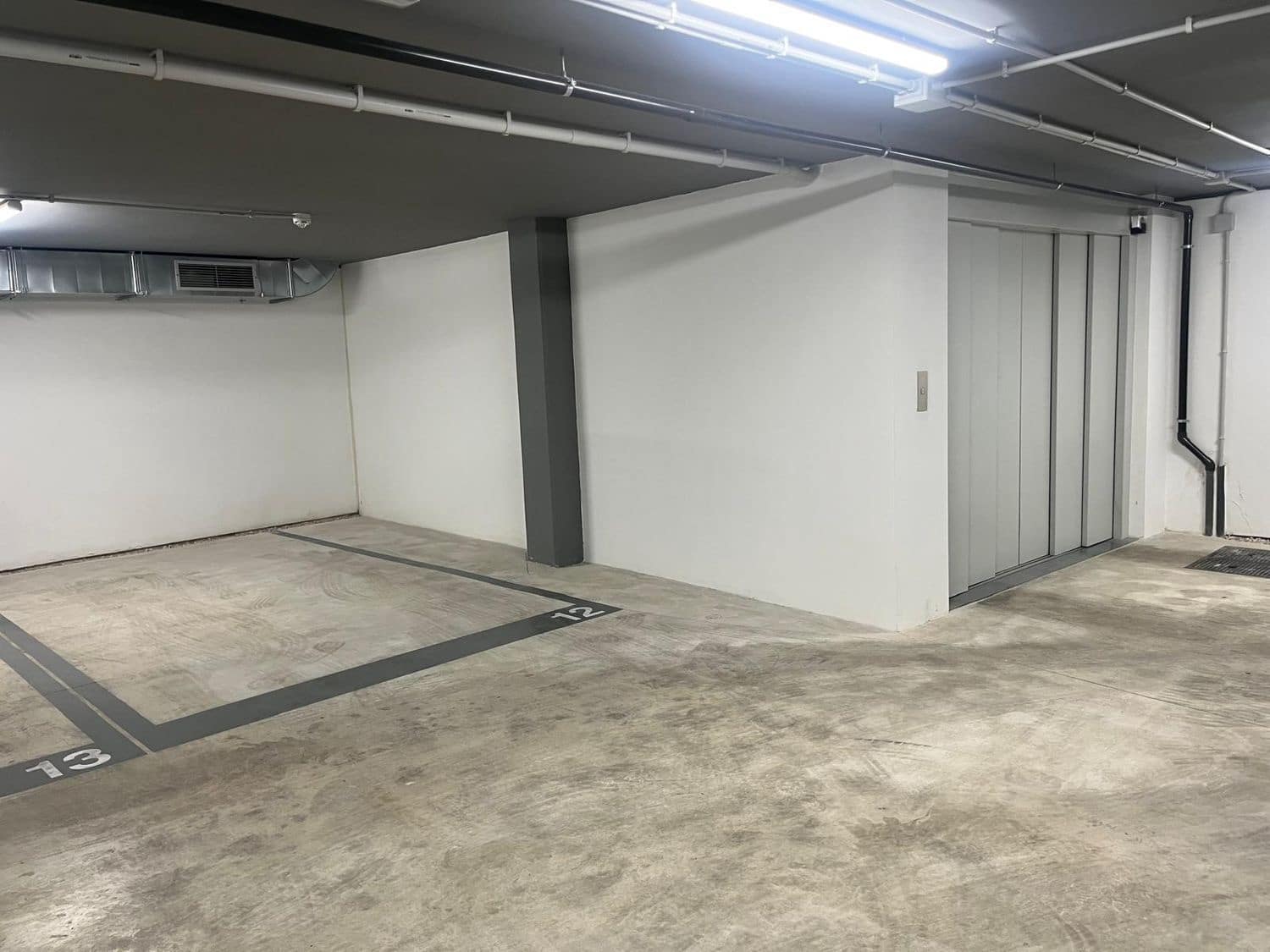 Garage til salg i Murcia by - € 70.000 (Ref: 8910875)