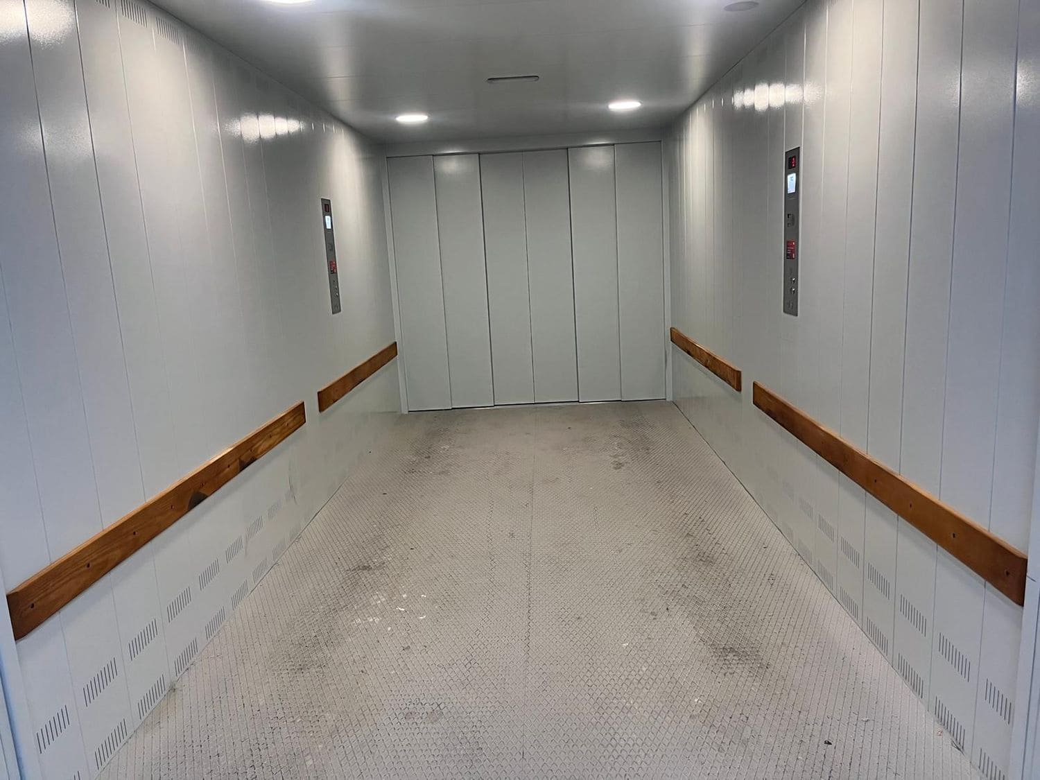 Garage til salg i Murcia by - € 70.000 (Ref: 8910875)