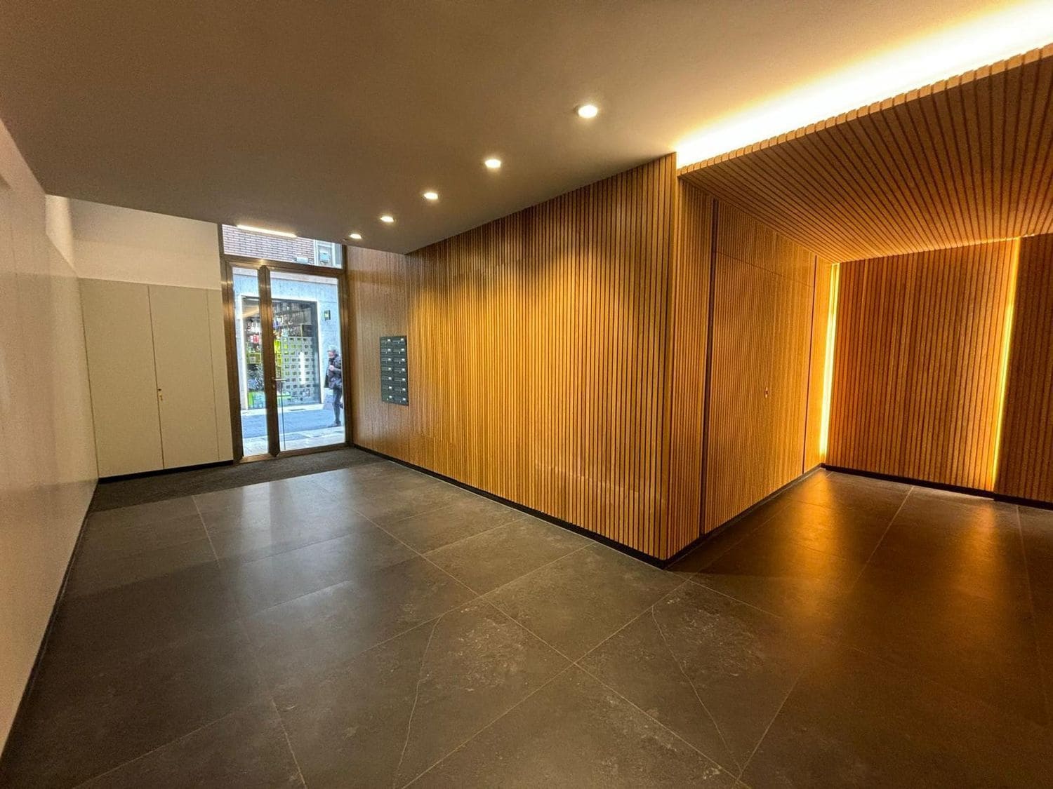 Garage til salg i Murcia by - € 70.000 (Ref: 8910875)